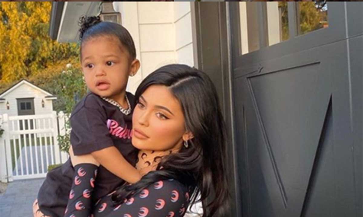 Kylie Jenner Gets Emotional While Showing Off Daughters Room 