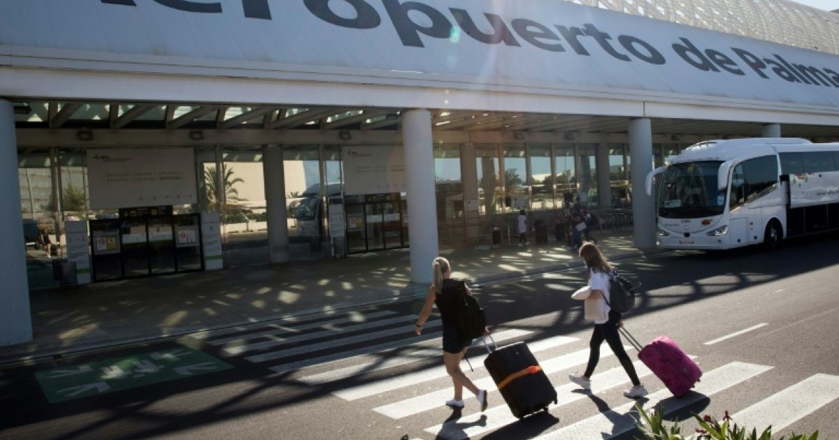 Passengers Disappear After Plane Makes Emergency Landing in Spain