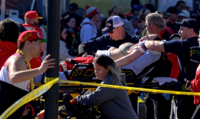 Tragedy Strikes At Kansas City Super Bowl Parade One Fatality And 21 Injured