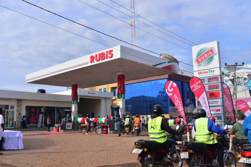 Customer Reports Rubis Namugongo Pump Attendants For Cheating Their Boss With Jerrycan Fuel